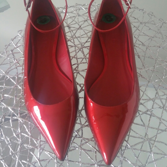 Red shoes - Picture 3 of 4
